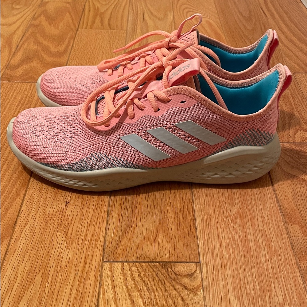 🍑 EUC Women’s Adidas Bounce Running Shoes